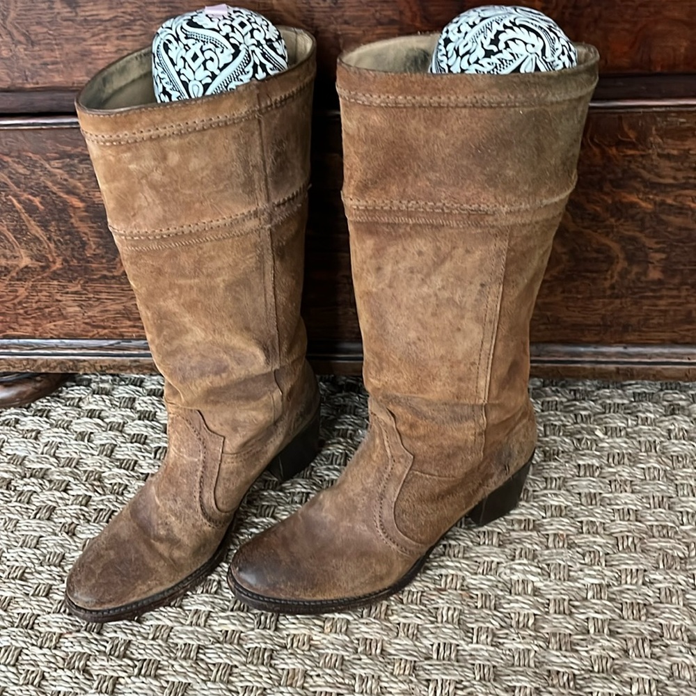 Frye vintage knee high boot great condition- suede- size 10 - brown -